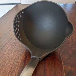 Pampered chef - Ladle like new!